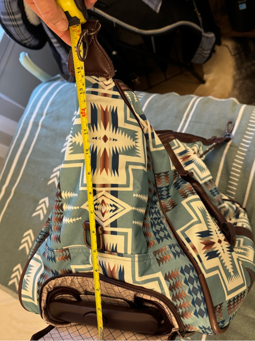 Pendleton Harding Rolling Duffel Bag - Picture 4 of 4